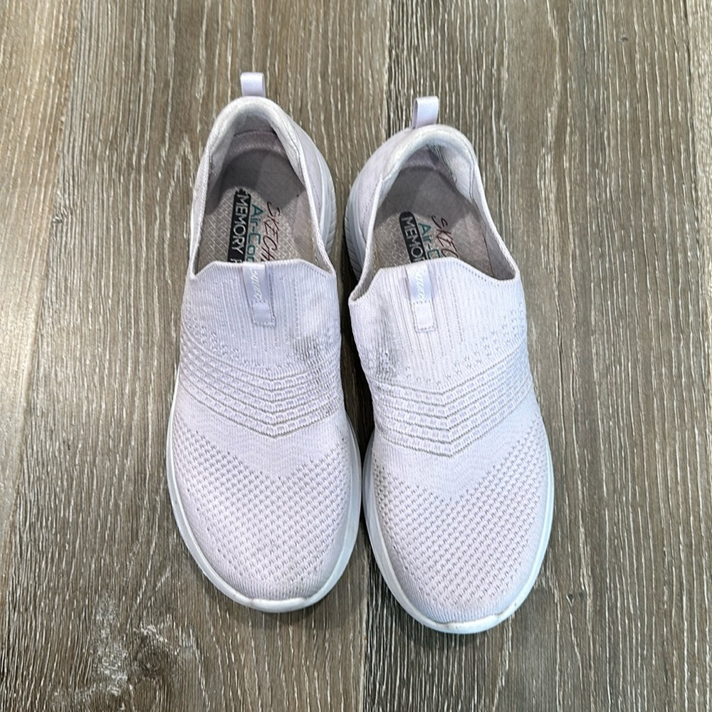 Lilac Skechers stretch fit air-cooled memory foam